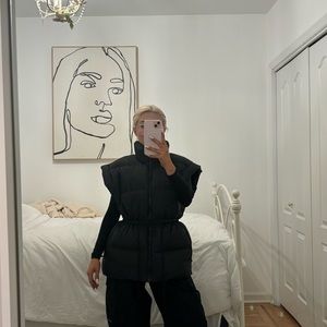Aritzia Black Puffer Vest